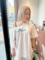 ホミ(FOMI) ホワイトカラー×外国人ボブ