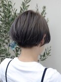 透明感のあるグレージュ