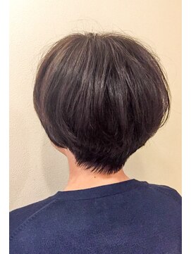 ステラ(STeLLa) 【60代お客様】白髪を染めるツヤ出しオーガニックカラーショート