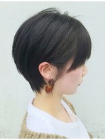 ヘアーメイクオズ(hair make O/S) 担当照井 耳かけ◎丸みショート