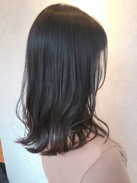 フォルメージ(formage) 艶髪ミディアム