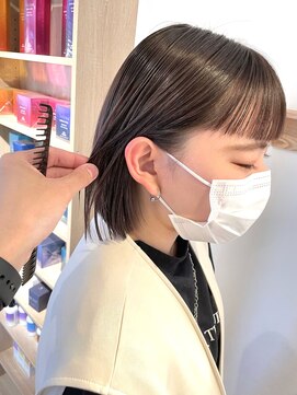 ミーナ バイ アーバン(Meena by urban.) 【ANNEXハザマ】透け感グレージュ×ぷつっとラインボブ