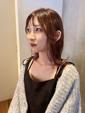 アンド アノン(and anon) 秋色イルミナカラー 外ハネセミロング 小顔　レイヤーカット