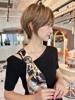 大人美人ショート×ベージュブラウン