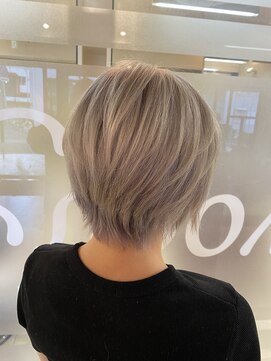 ヘアースペースブルーム ヒーロー 園田店(HAIR SPACE BLOOM hero) 【園田/ホワイトカラー】ホワイトミルクティーカラー