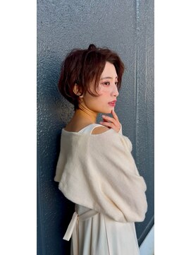 アンダーバーホワイト 天神店(_WHITE) ショート透明感カラー/シースルーバング/顔まわり／レイヤー