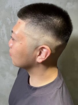 ディスイズバーバーフォース(THIS IS BARBER 4th) ベリーショート スキンフェード 坊主 バーバースタイル