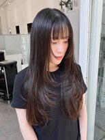 ニトバイアンキシム(nit by ahnkism)&nbsp;レイヤーカット顔まわりストレートロングレイヤー堀江