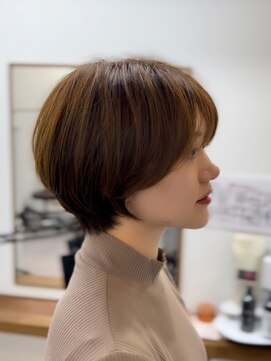 ファーストステップ 表参道(FIRST STEP) 小顔見せミニボブ切りっぱなしボブくびれボブ前髪あり外はね丸み