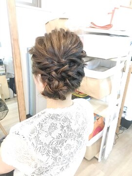 ロカット サロン(Roquat Salon) ミディアムサイドアップアレンジ【へアレンジ 立川/立川南口】