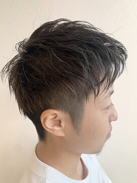 グレネイド 広畑店 (grenade) ツーブロックスタイル