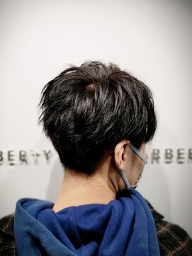 リバティシェアバーバー 銀座(LIBERTY SHARE BARBER) サイドパートツーブロックスタイル