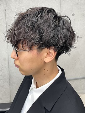 フイ メンズヘア ヨヨギ(Hui men's hair yoyogi) メンズ/アップバング/ツーブロックマッシュ/束感ショート波巻き