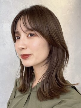 ノイ(noi) 顔周りレイヤーカットミルクティーベージュカラーインナーカラー