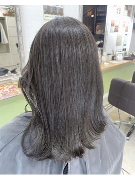 オリビアヘアー(OLIVIA HAIR) ハイライト履歴でもかわいい暗髪