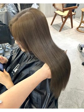 ホロ(hollo) 透明感オリーブグレージュ