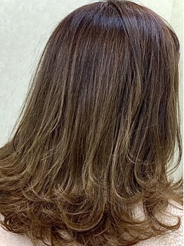 アベニューケー avenue K ヘアーメイク hair makeの写真/【髪・頭皮のエイジングケアが気になり始めた方必見】丁寧なカウンセリングで、一人ひとりの個性を引き出す