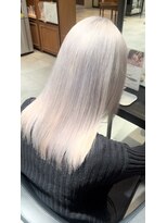 リー 梅田(Lee)&nbsp;Minato/ホワイトカラー/ハイトーン/レイヤーカット