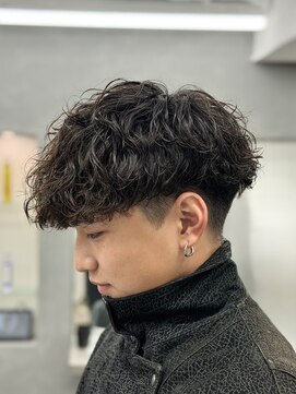 オーバルバイアピッシュ(OVARL by apish) ルーズパーマ/シャドウパーマメンズカットスパイラル