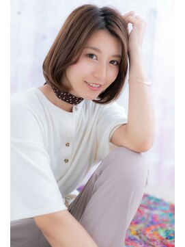 ミック 日暮里店(miq) センターパートで美人顔♪ひし形シルエットレイヤーミディアムb