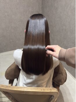 アクシュ(aqush)の写真/多数の薬剤をあなたの髪質に合わせてチョイス!!負担の掛かりにくいように、しっかり見極めてくれます☆
