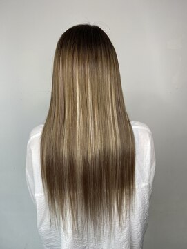 フツーロ 栄(FUTURO) プルエクステ