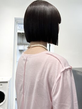 ココ 原宿(KOKO) 切りっぱなしボブ黒髪小顔レイヤーオリーブグレーココアベージュ