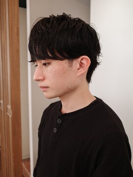 MAKE'S men's 表参道/原宿/メンズカット/メンズパーマ【メイクス メンズ 】 ニュアンスパーマセンターパートワンカールパーマツーブロック