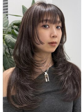 リア(riah) 韓国ヘアーハッシュカットレイヤーカットハイライトカラー