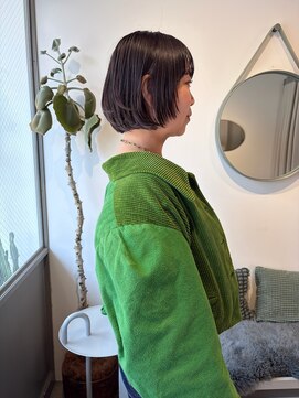ヤーン(YARN) 前上がりボブ
