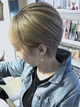 ブレイズヘアー(BLAZEhair) 【白髪染めからの脱却】ミルクティベージュ×ブリーチ2回