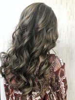 トゥエンティーフォー(24)&nbsp;外国人風アッシュグレージュ