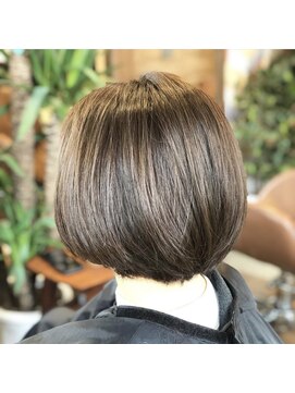 オカズ(Hair room Okazu) ☆ハイライト×ボブ☆