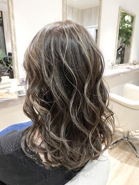 カナロア(KANALOA) 外国人風グレージュハイライト