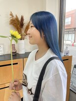 ノア(noa.)&nbsp;程よい派手髪を楽しみたい方にオススメ！ネイビーカラー
