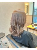 ミルクティーカラー。