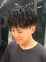 ビンゴ(BINGO)&nbsp;1762黒髪ツーブロック刈り上げフェードツイストスパイラルパーマ