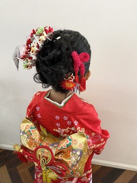ヘアーアンドメイクアップモパ 七五三ヘア