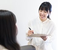 アドバイスシートを使い、お家でのスタイリングとケア方法をアドバイス。アドバイスシートもプレゼント。