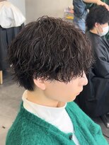 フィフス トウキョウ (fifth TOKYO) ルーズパーマ緩め波巻きツイストスパイラルパーマメンズ刈り上げ