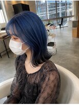 エン(En,)&nbsp;高発色◎ディープブルー×ミディアム外ハネスタイル