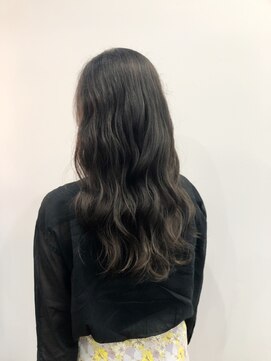 ウィ ラグゼ 北千住店(Oui luxe) 暗く見えない工夫◎ 【 ナチュラルアッシュベージュ 】