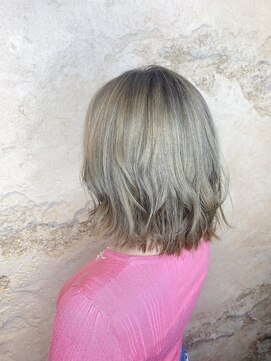 フロール 上大岡(Flor) 【Flor上大岡】*カールボブ+シルバーアッシュ*