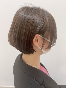 セラ(SERA) 大人可愛い前下がりひし形小顔ボブゆったりショート