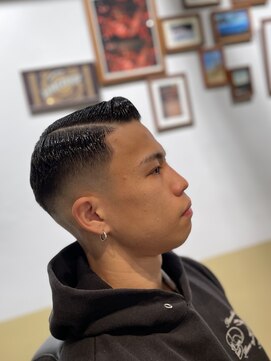 カムレイドフォーライフ(COMRADE 4 LIFE) 73スタイル　　担当西村