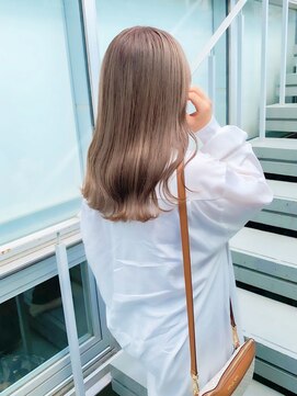 ワルム(warme) グレージュカラー×セミロング