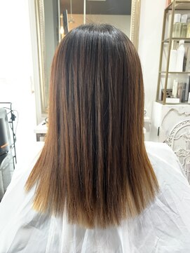 リルウヘアー ドット バイ アミューラ(Lilou hair.by Amulla) 髪質改善ストレート