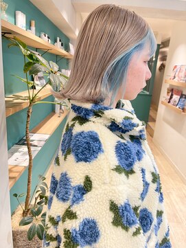 エミス バイ メルト 吉祥寺(emis by melt) 【堀惠】インナーカラーイヤリングカラーグレージュ水色カラー