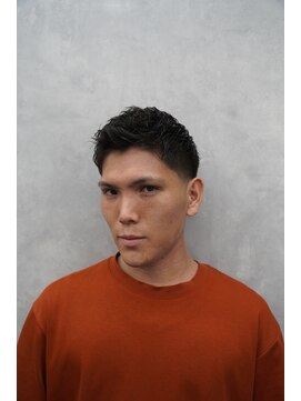 クロムトウキョウ ザ バーバー ネオン 新宿店(CHROM TOKYO the Barber ne/on) テーパーフェードアップバング×アイロンパーマ