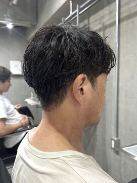 ラック(LUCK) ダークアッシュ/アッシュブラック/カルマパーマ/ベリーショート